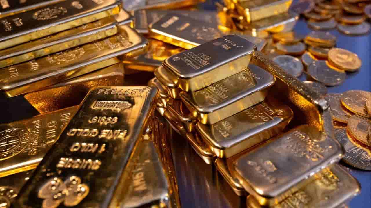 China Extends Gold Buying to 20th Month Amid De-Dollarization Push