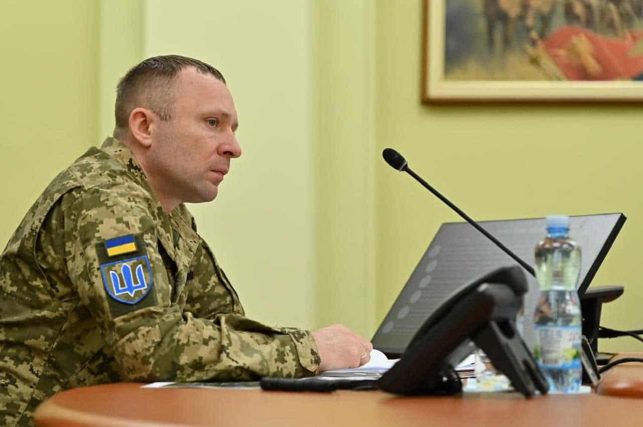 Zelensky Weighs Replacing Top General Amid Protests Over Defense Leadership
