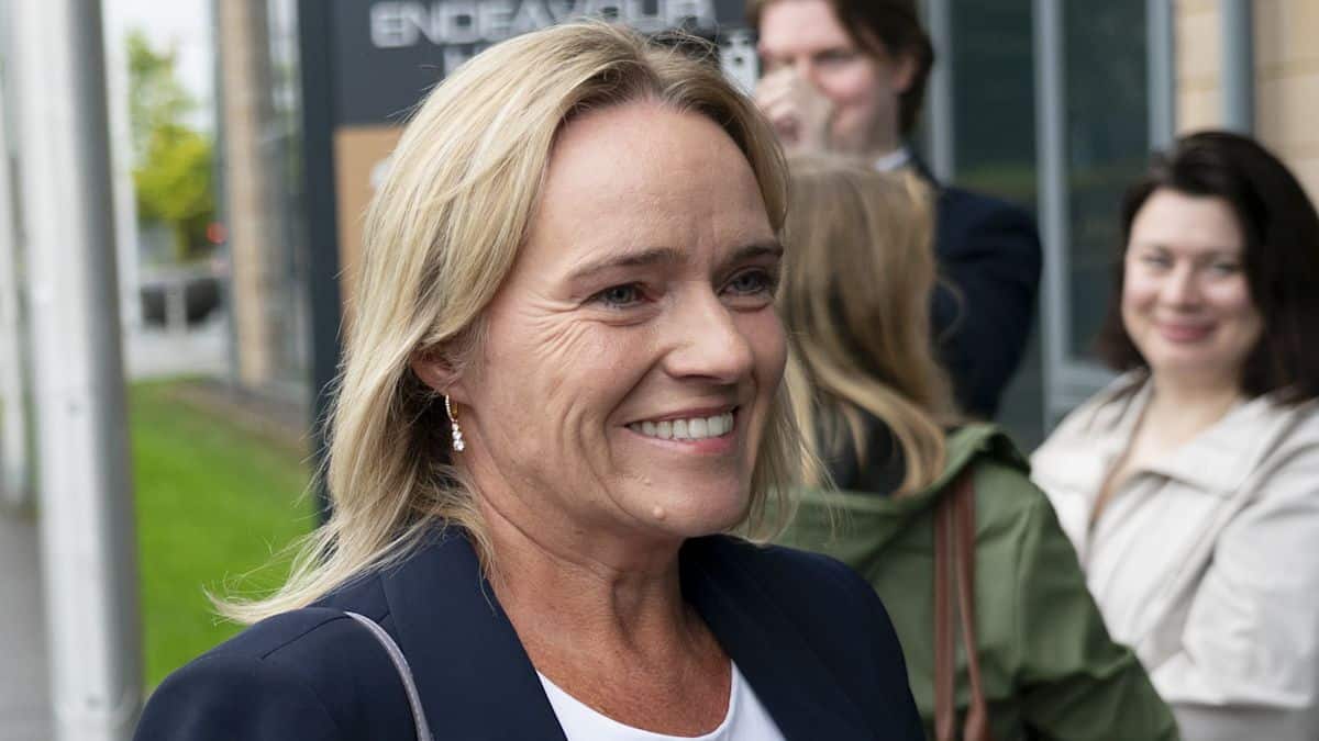 RCN has no position on gender debate, boss tells tribunal
