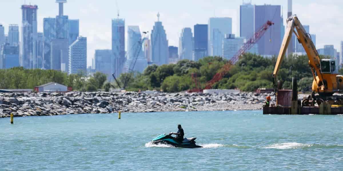 Trump threatens to rename Lake Ontario to Lake America amid trade dispute