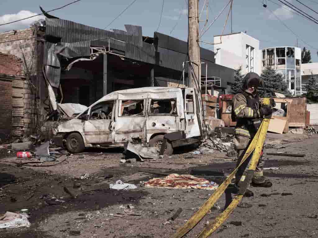 Ukrainians in Kramatorsk face intensified Russian attacks