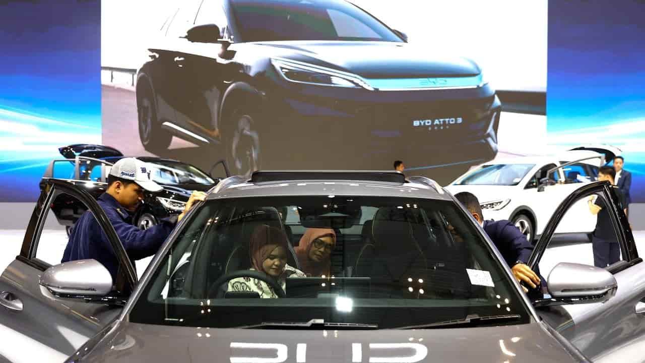 China carmakers eye record 12 million overseas sales in 2026