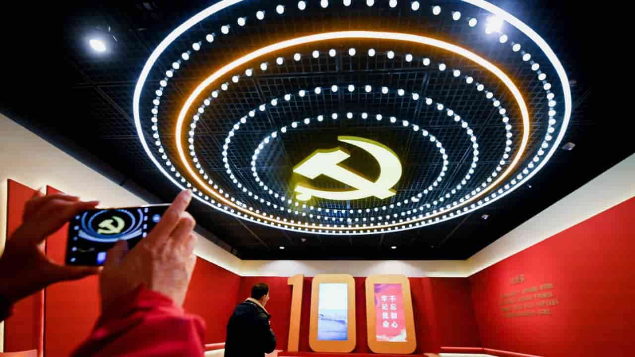 China's Communist Party members aging as growth slows
