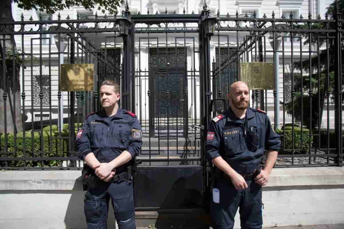 Austria expels four Russian diplomats, Moscow vows response