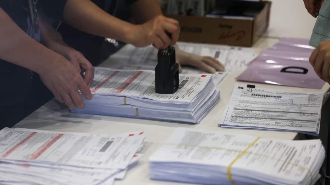 Ex-official Among 33,019 Who Failed to Complete eTAX Filings Amid Unclear Wording