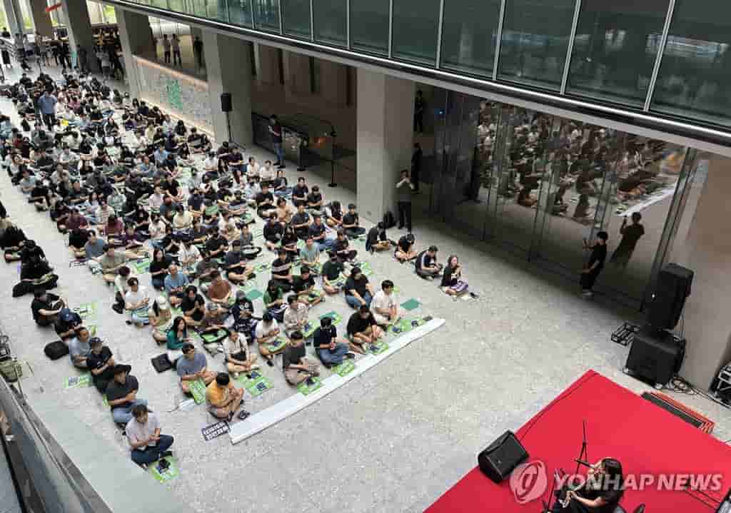 Naver union demands centralized bargaining across affiliates