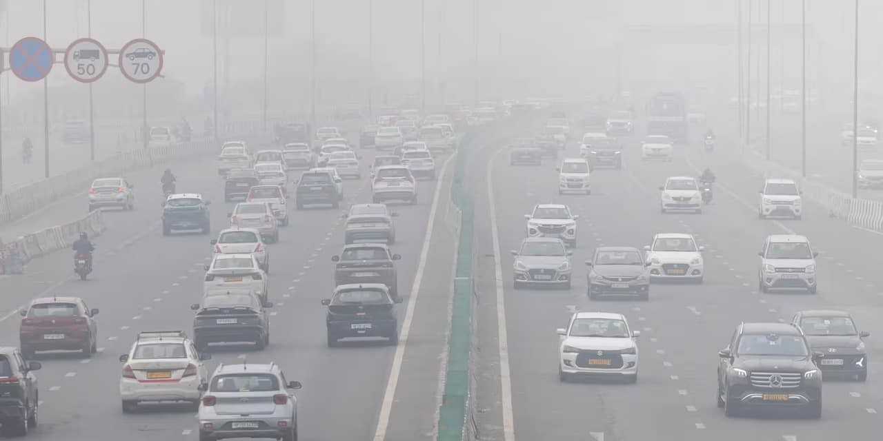 Delhi announces $1.57B EV push to combat severe air pollution
