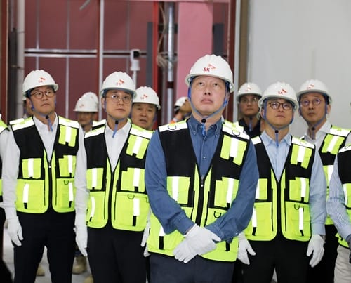 SK Group chief inspects AI data center construction in Ulsan