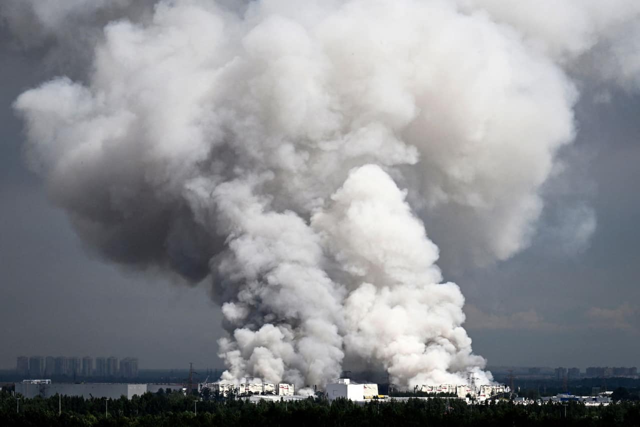 Ukraine strikes Russian e-commerce warehouses, disrupting logistics and consumer goods