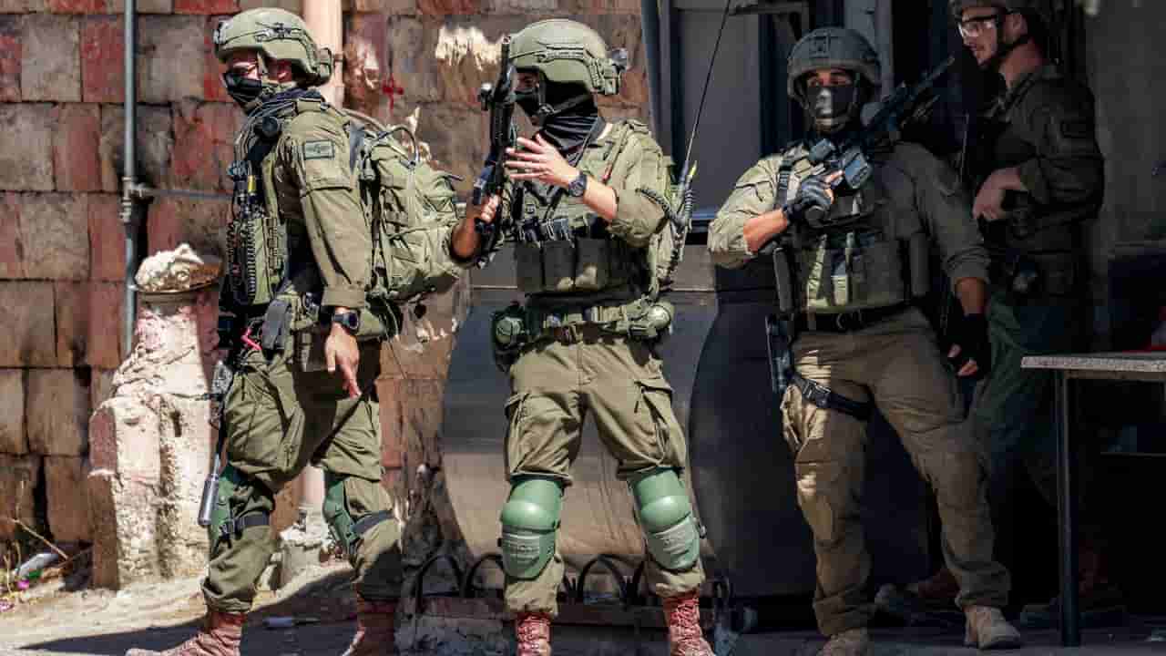 Israeli settlers attack West Bank villages, injure elderly Palestinian