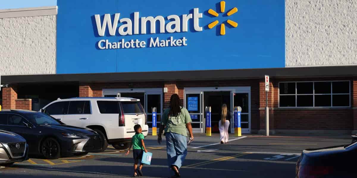 Walmart expands into restaurant delivery with Dunkin' partnership