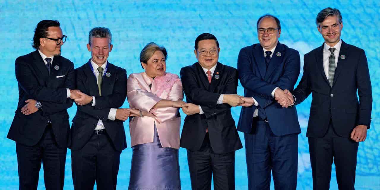 ASEAN Foreign Ministers Tackle South China Sea, Iran Tensions