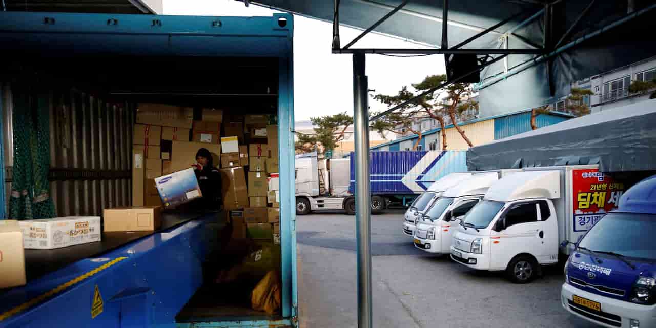 South Korean delivery drivers lose legal fight for bargaining rights