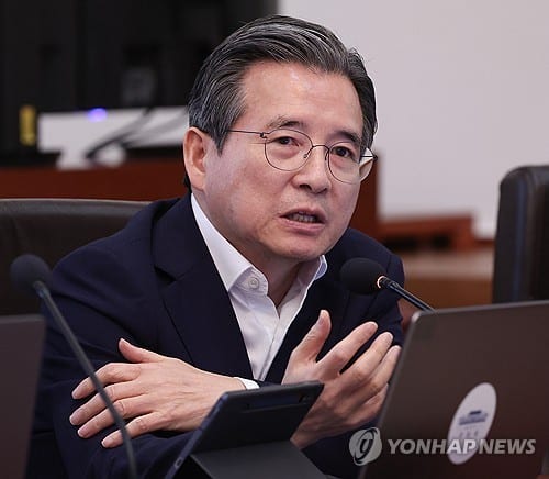 Presidential policy chief Kim resigns