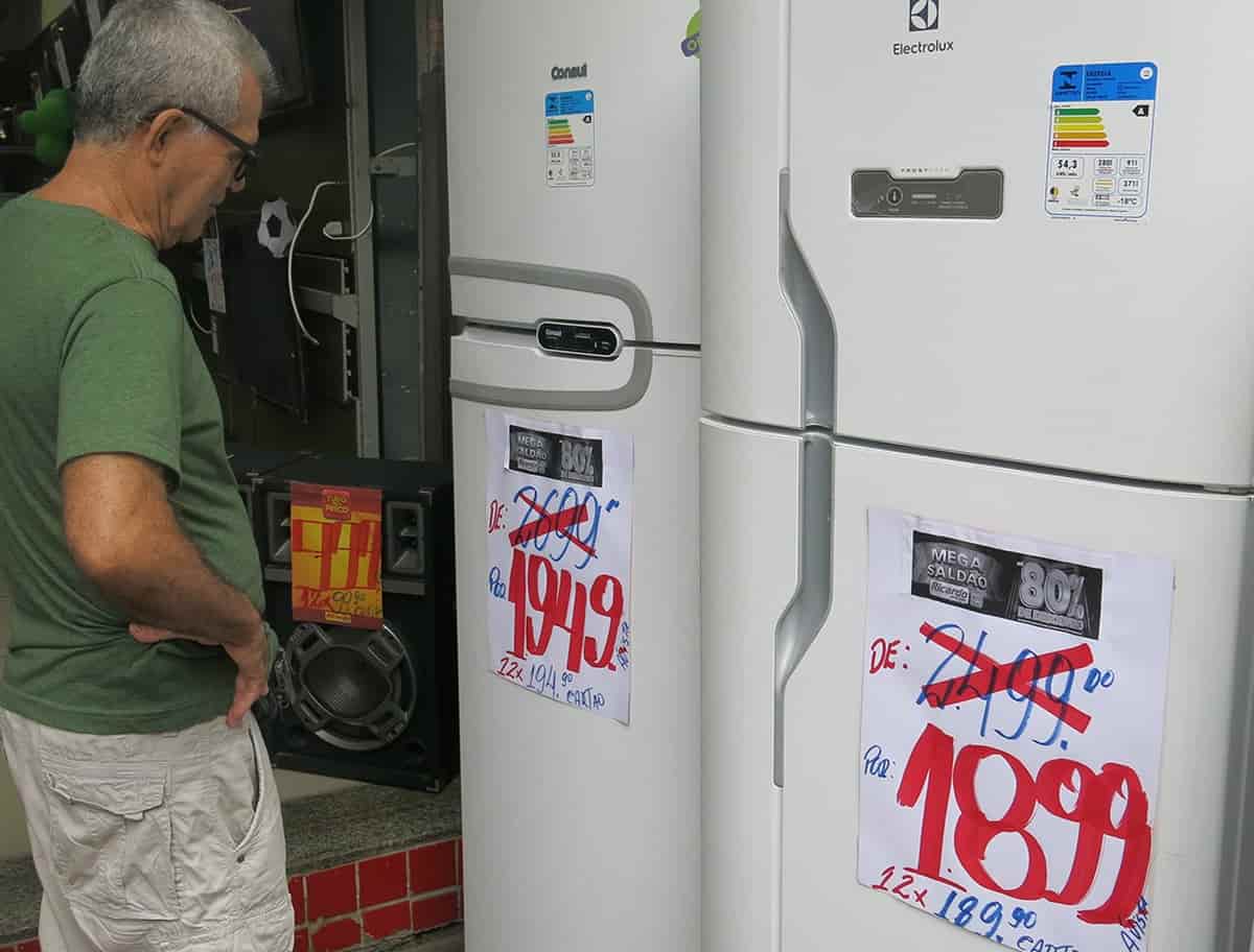 Brazil government cuts 2026 growth forecast to 2.0%