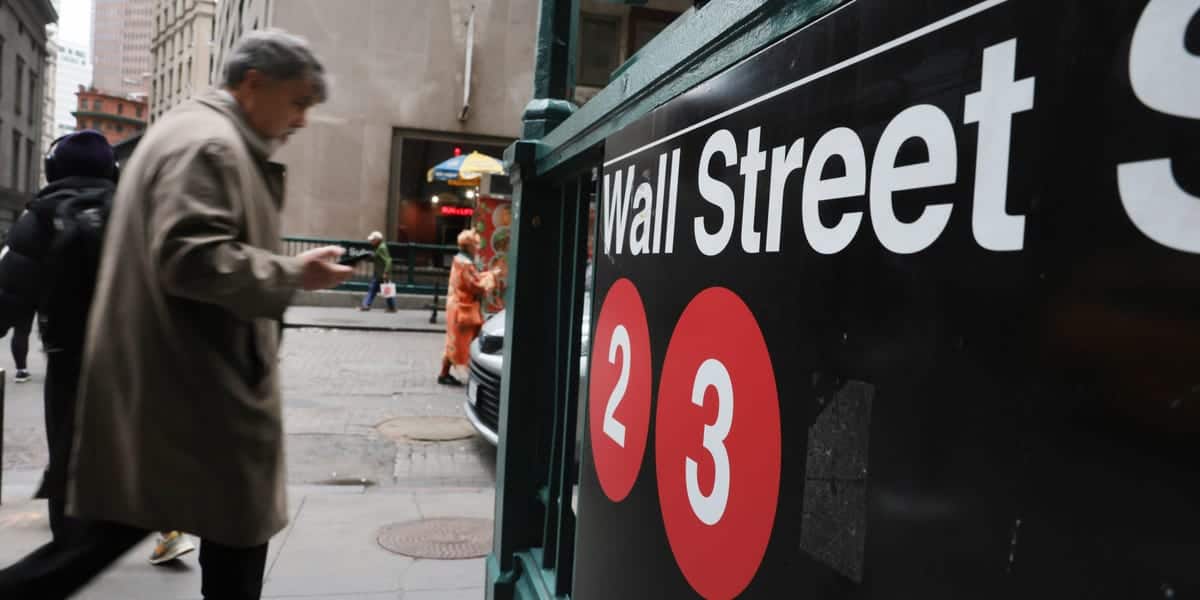 Stock market breadth signals potential peak for bull rally