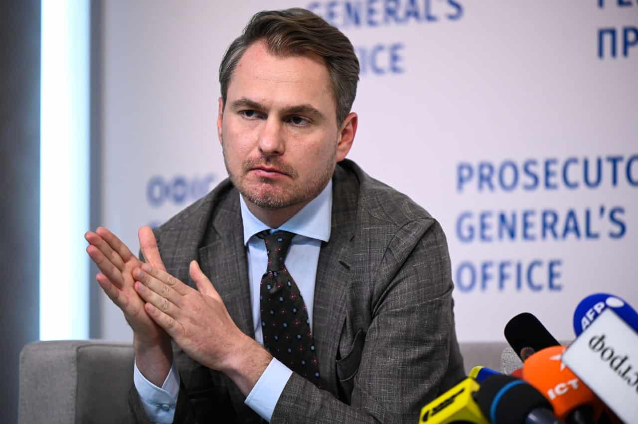Ukraine Prosecutor General Resigns Amid Corruption Probe