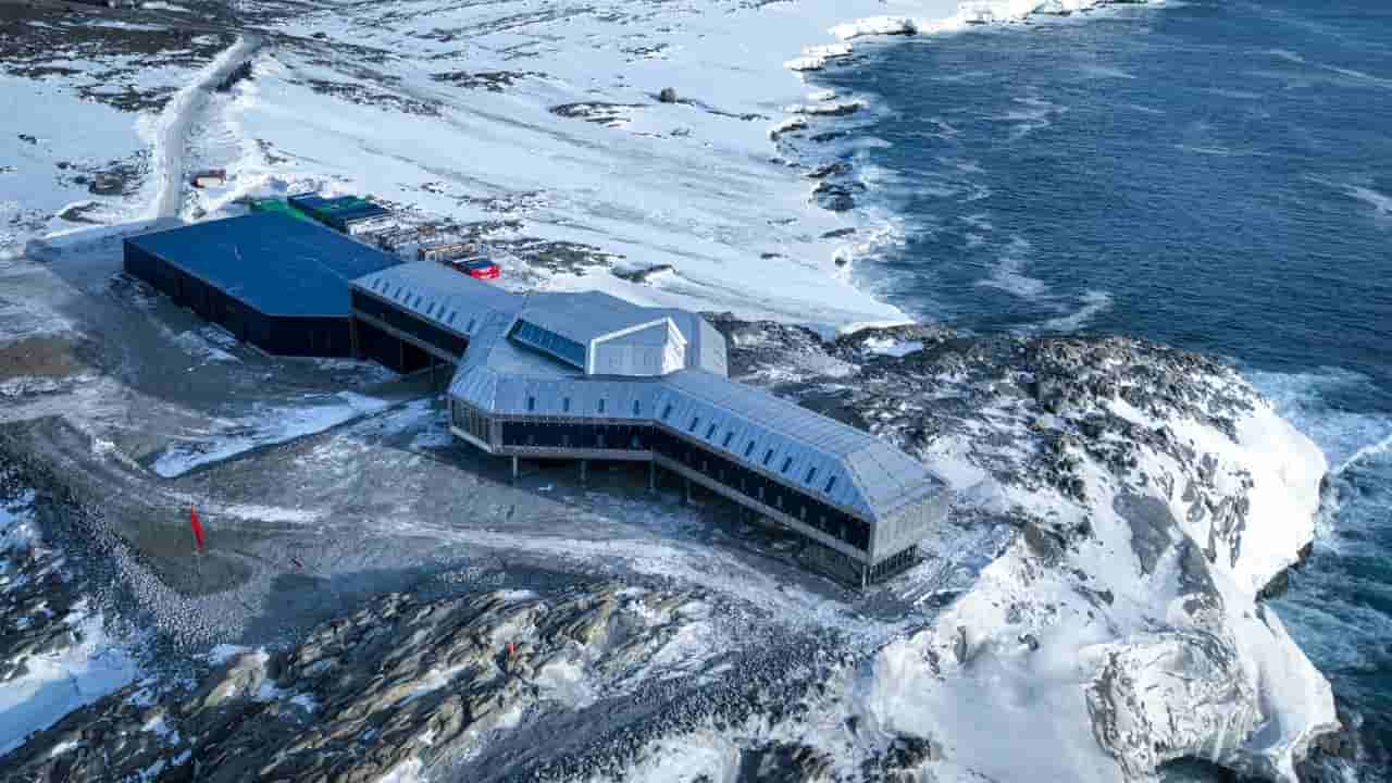 China aims for 100% renewable power at Antarctic bases by 2035