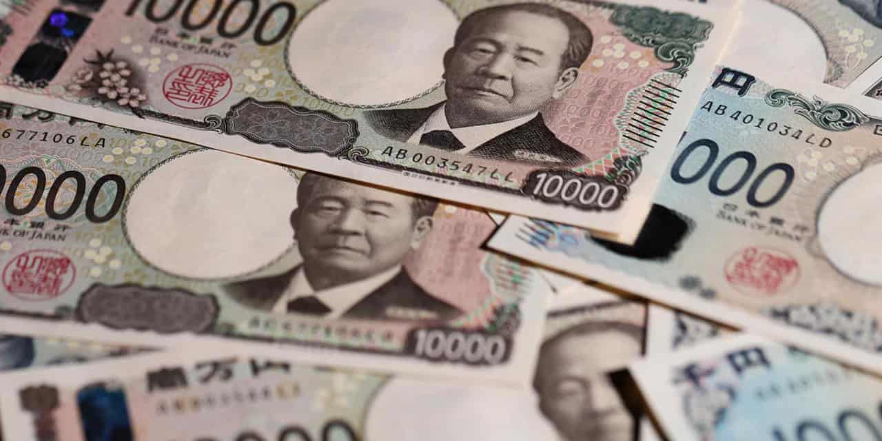 Japan's corporate pensions return to domestic bonds as long-term rates rise