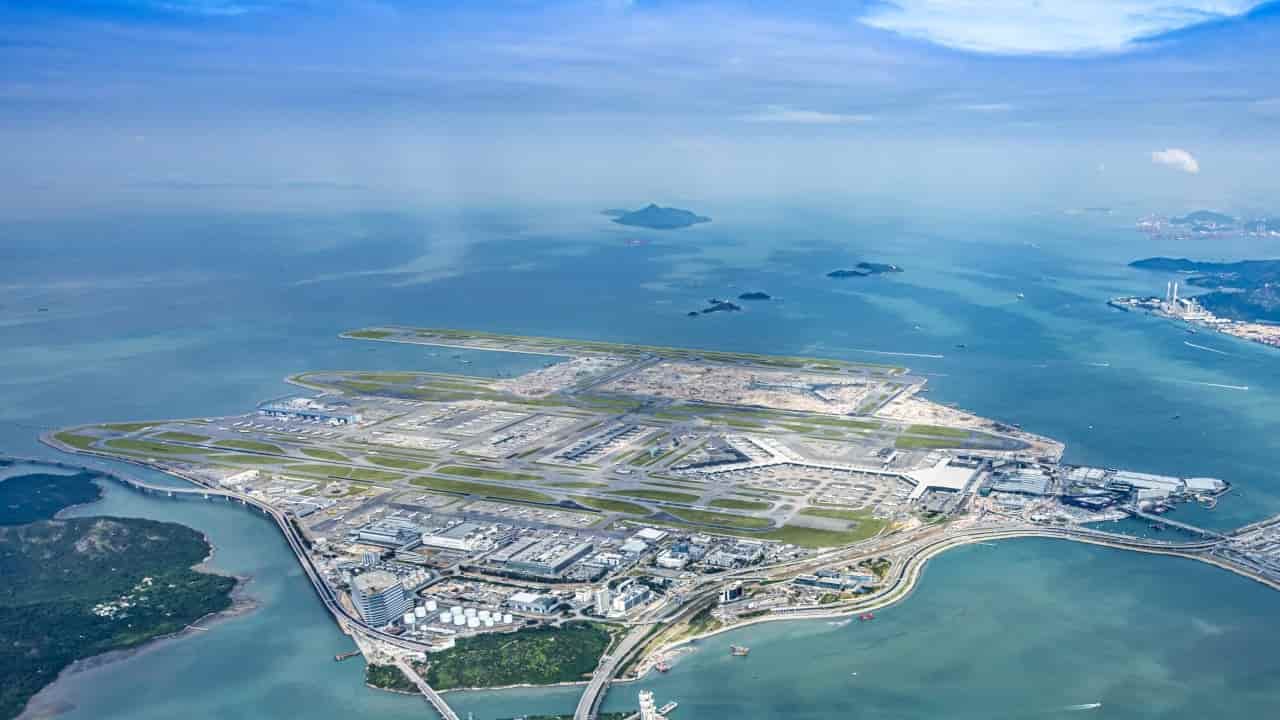 Hong Kong airport builds third runway with marine environment strategy