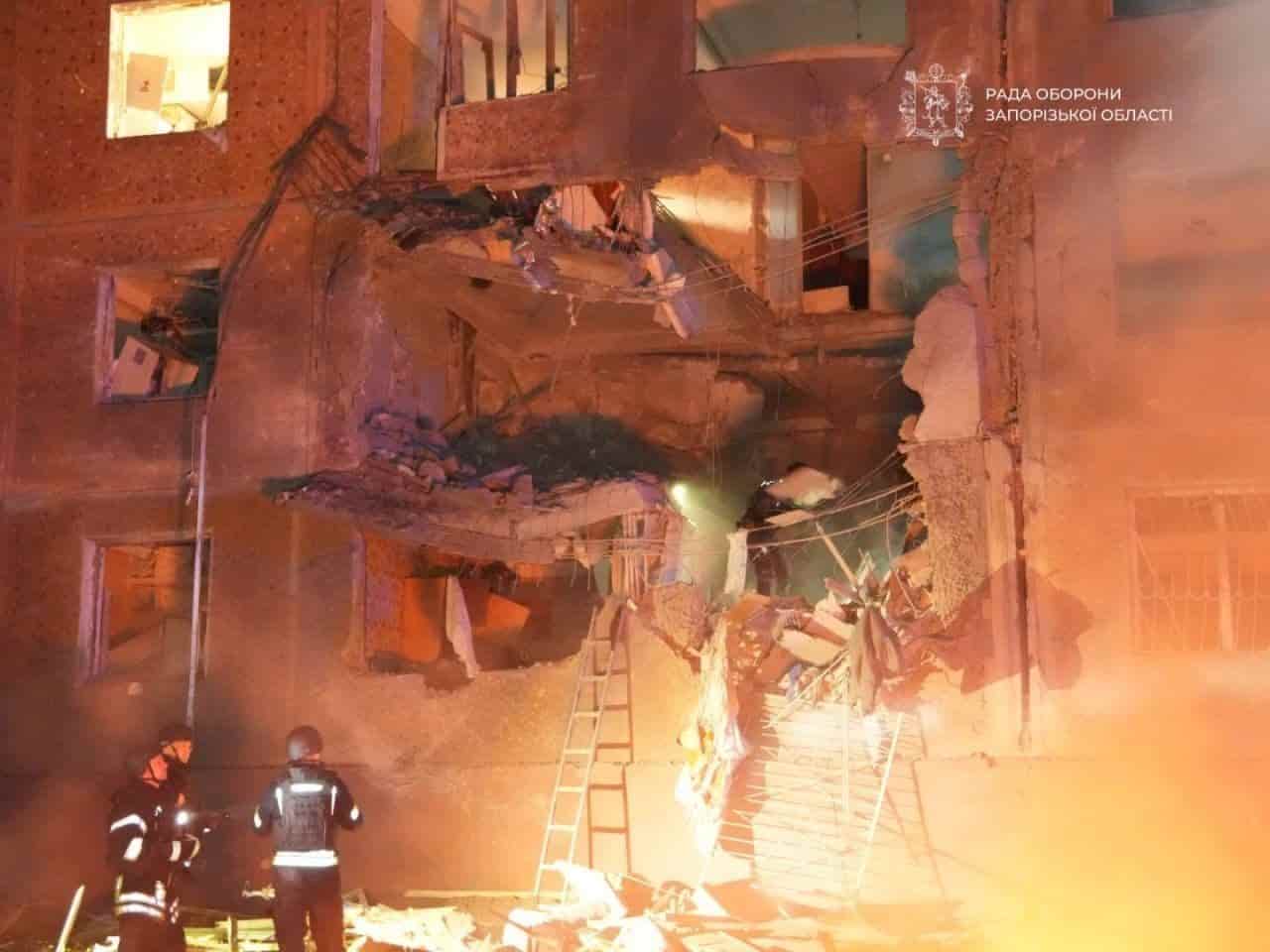 Russian bombs kill 4 in Zaporizhzhia apartment building