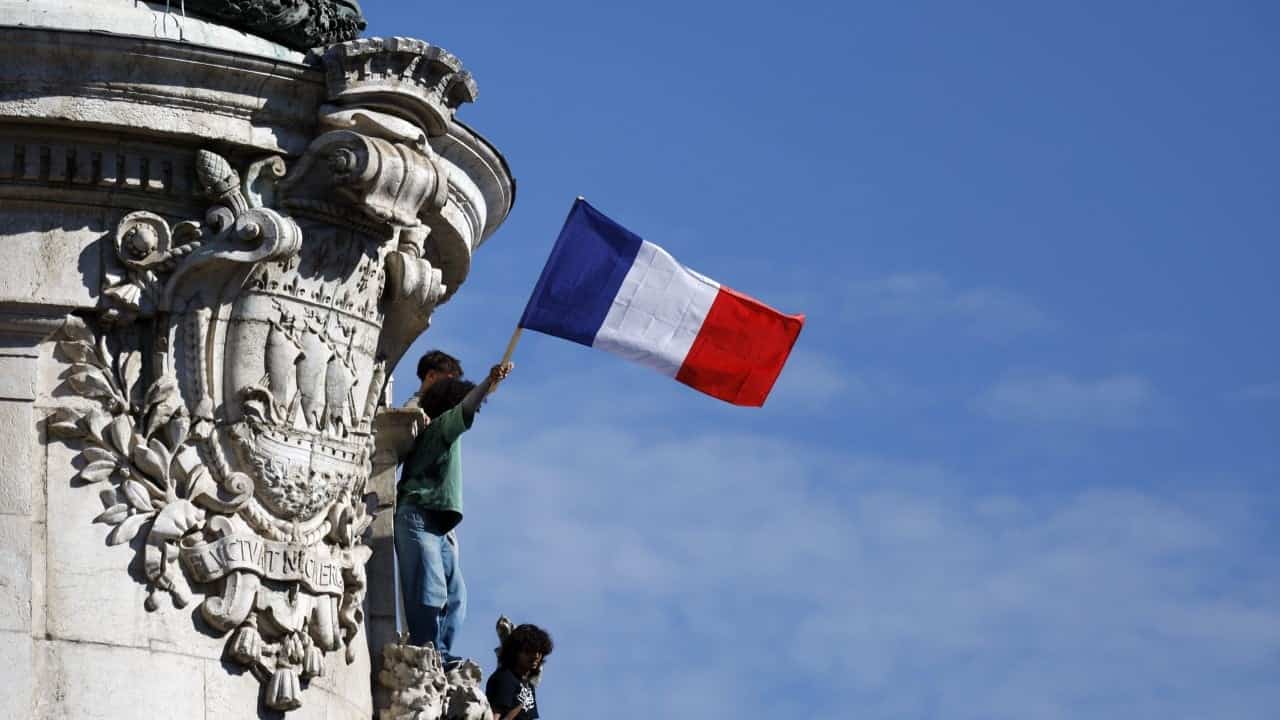French bond yields surge, but analysts say no debt crisis yet