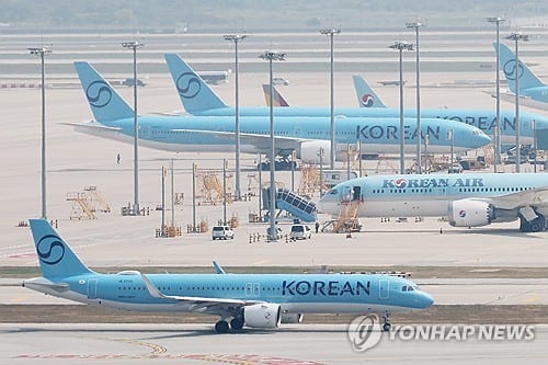 Asiana Airlines shareholders approve merger with Korean Air