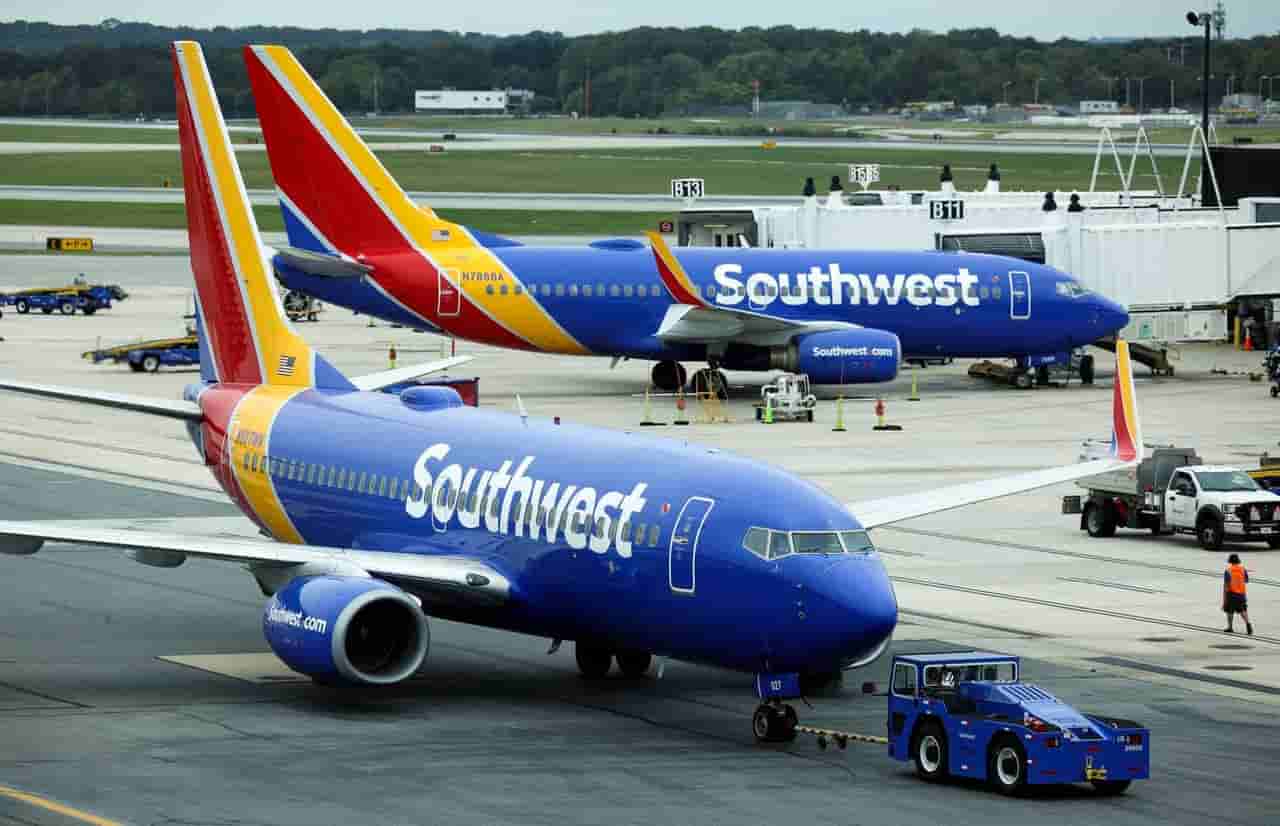 Southwest Airlines Hedges Fuel Costs Amid Rising Oil Prices