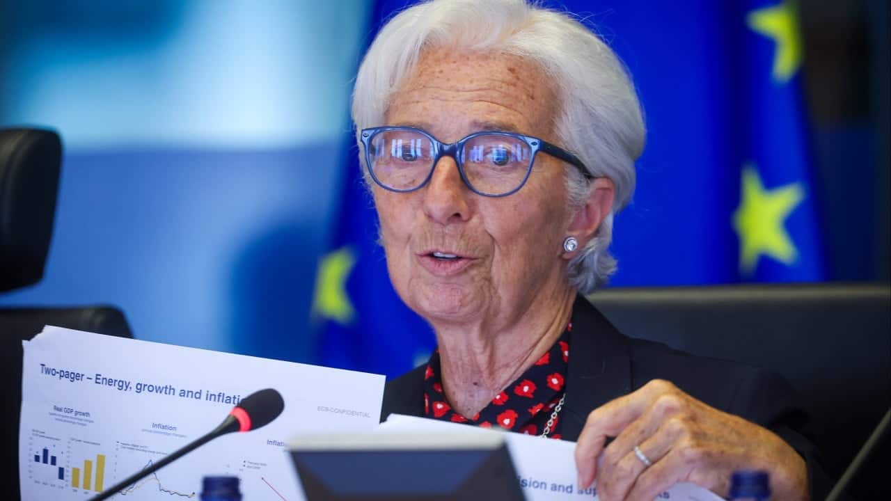 Lagarde Calls for Talks on Yuan Undervaluation Amid Global Imbalances