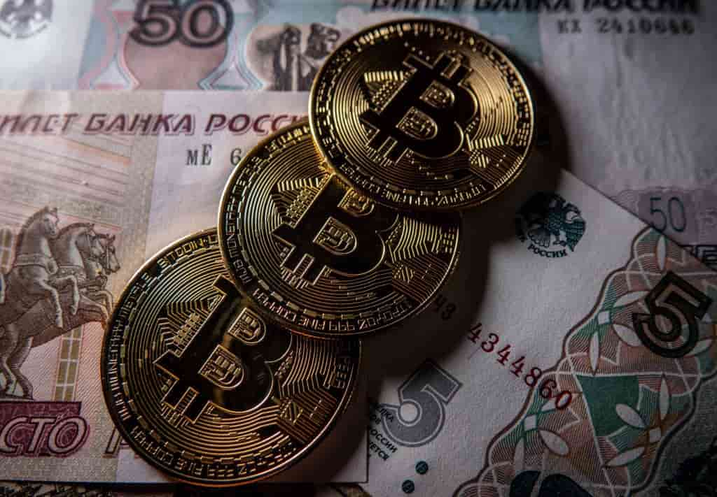 Ukraine sanctions Russian crypto, virtual assets in updated financial sector measures