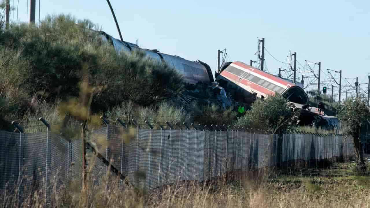 Spain train crash: at least 10 feared dead in Toledo collision