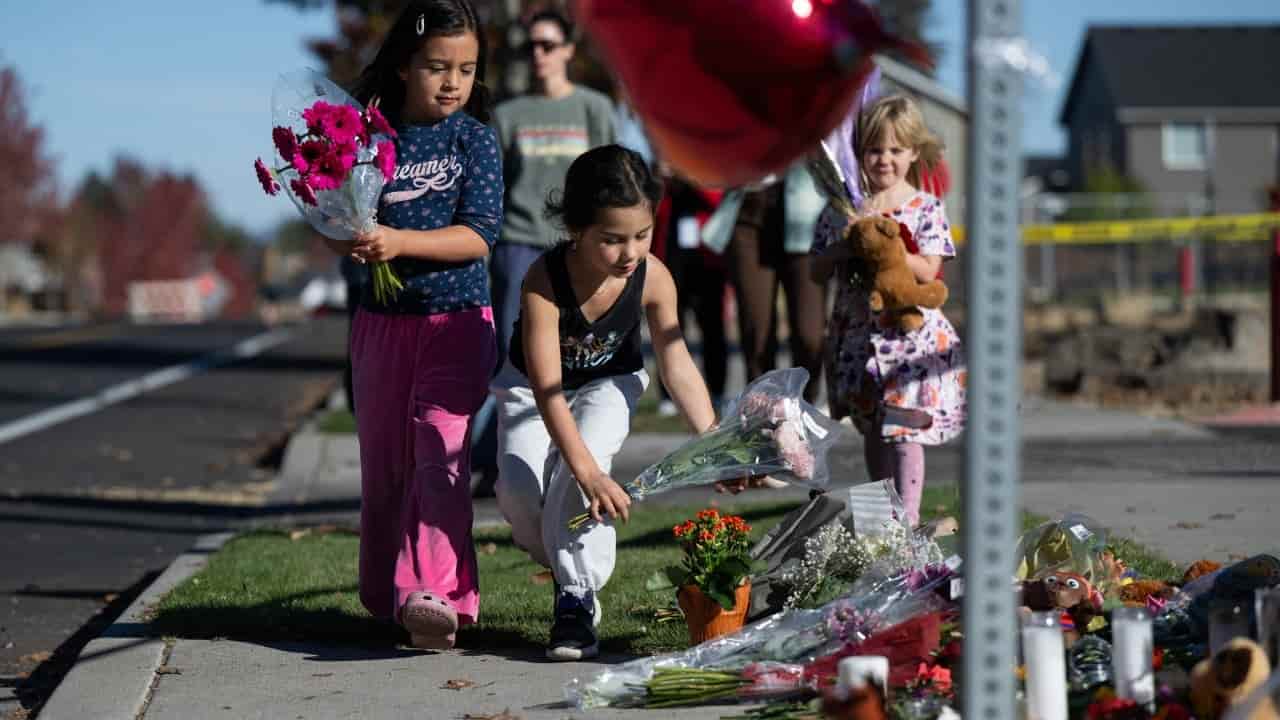 Teacher tackled Oregon teen gunman before father shot him, police say