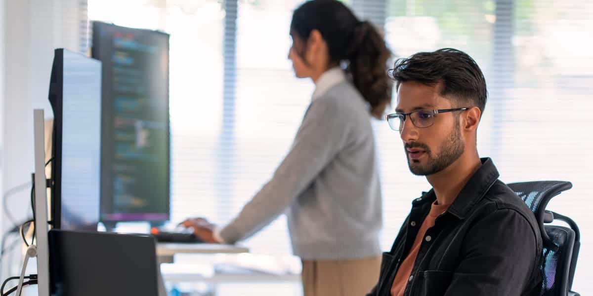 PwC survey: AI divides workforce into four groups, widening skills gap