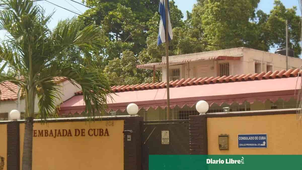 Dominican Republic expels nine Cuban officials and families