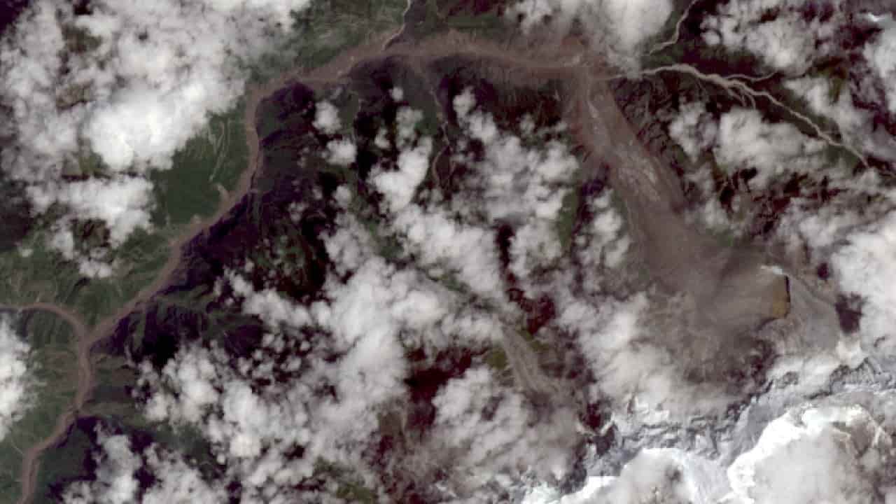 Unstable Tibetan Plateau risks cascading disasters as glacier losses mount