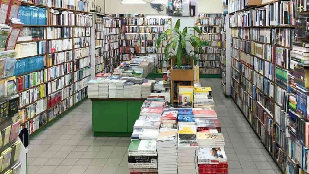 Hong Kong bookshop to close after 50 years following national security raid