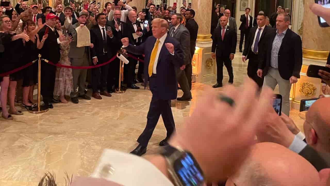 Trump meme coin holders to get dinner, gifts at golf club event