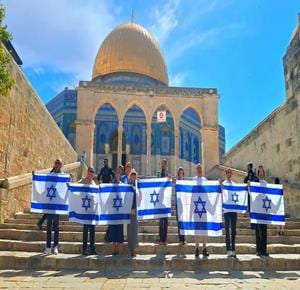 Israeli settlers storm Al-Aqsa Mosque under police protection