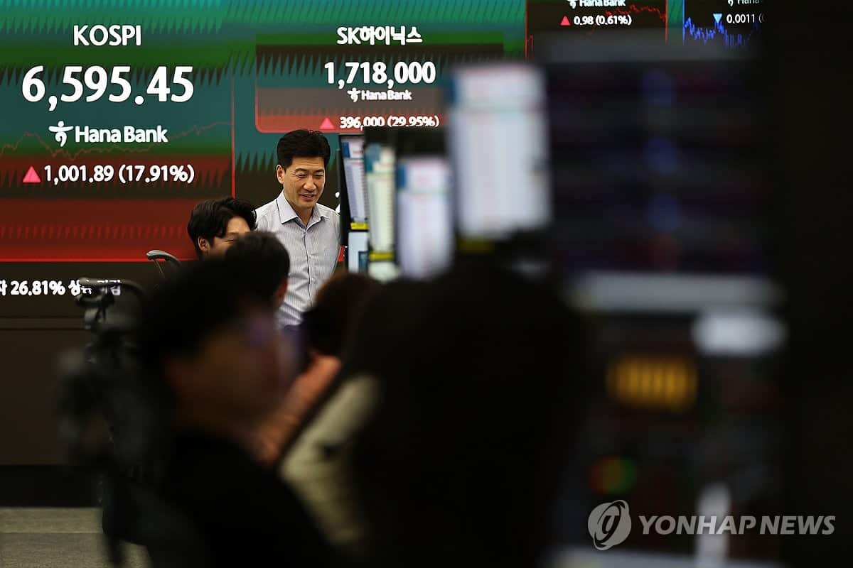 Seoul stocks open sharply lower on profit-taking after record surge