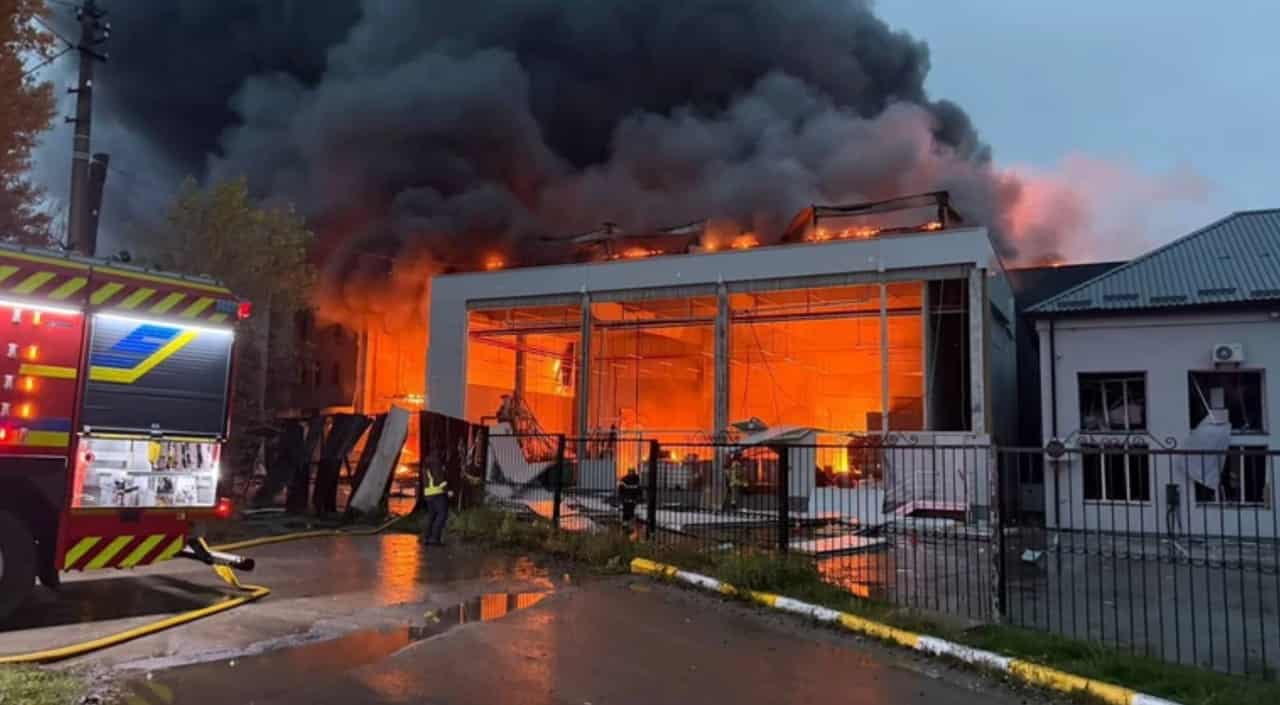 Russian attacks damage Ukrainian water filtration, plastics factories