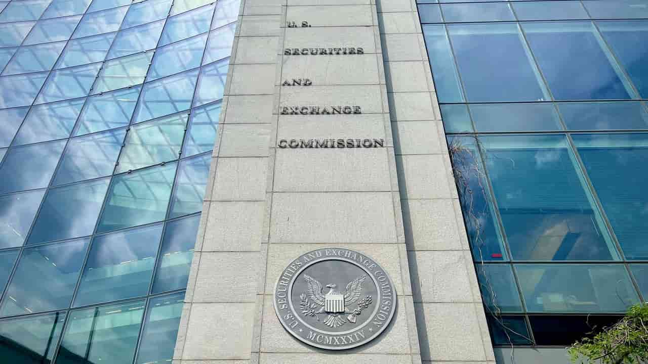 SEC Cancels 'Regulation Crypto' Meeting Amid White House, Wall Street Concerns