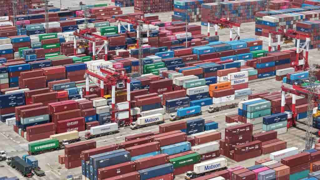 Port of Shanghai aims to rival Singapore, London in maritime services