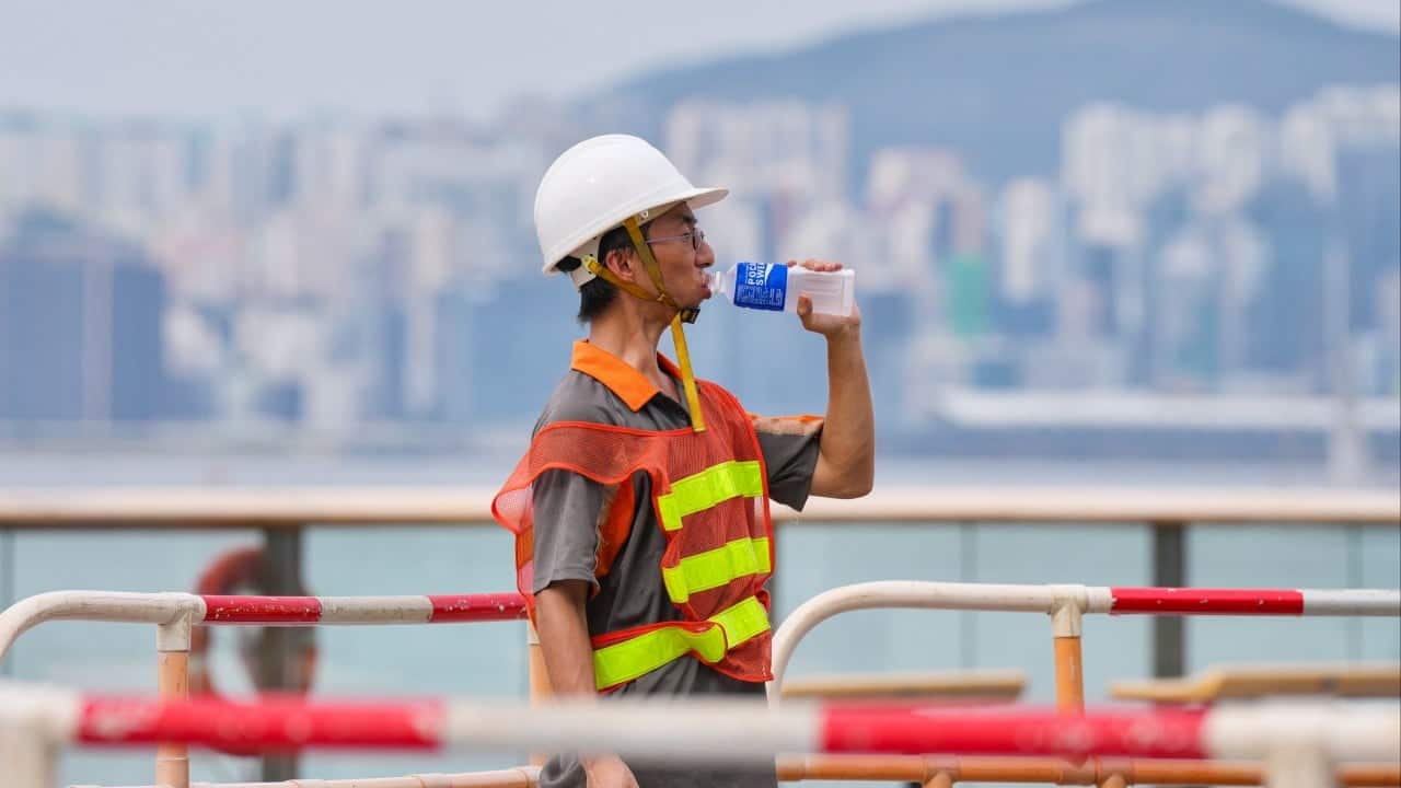 Labour unions demand mandatory heatstroke prevention equipment for workers