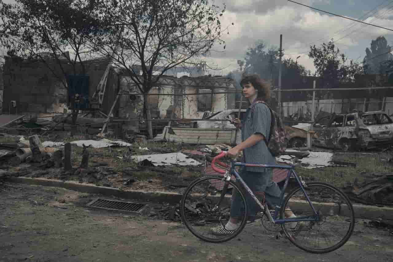 Russian attack devastates Kyiv suburb, killing 7 and destroying homes