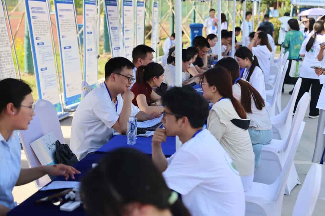 China Youth Jobless Rate Climbs to 17.9% in July