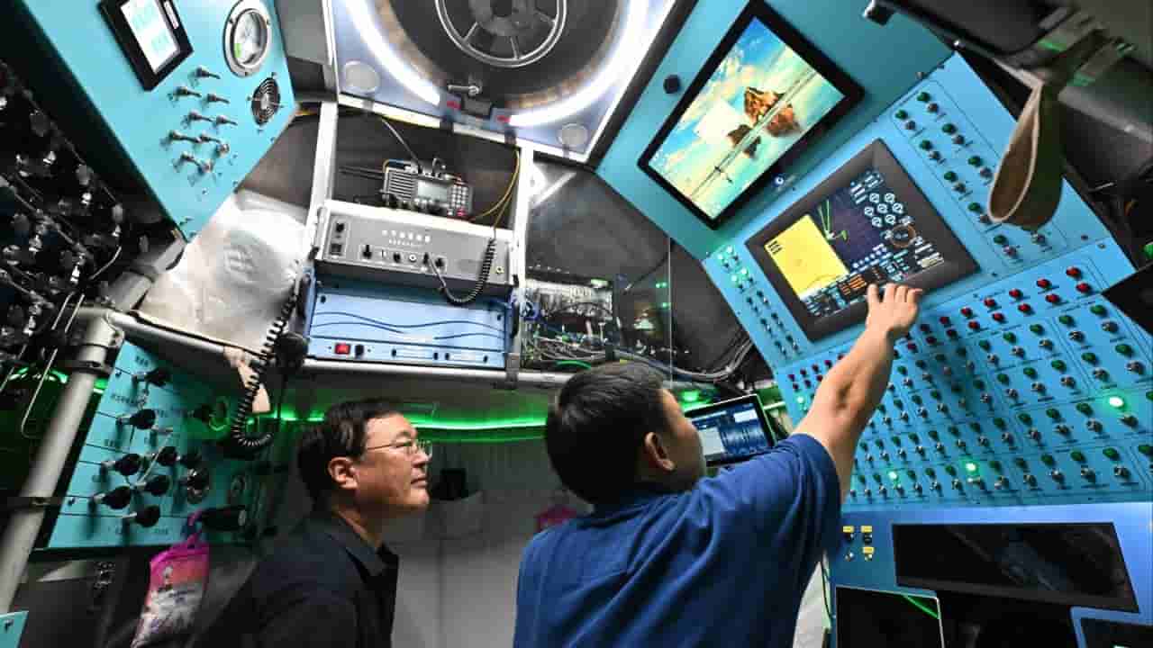China tests advanced AI for deep-sea submersibles