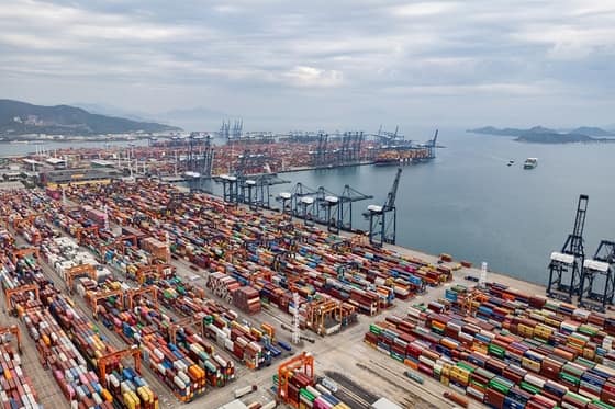 China Exports Jump 23.9% in July Driven by AI Demand