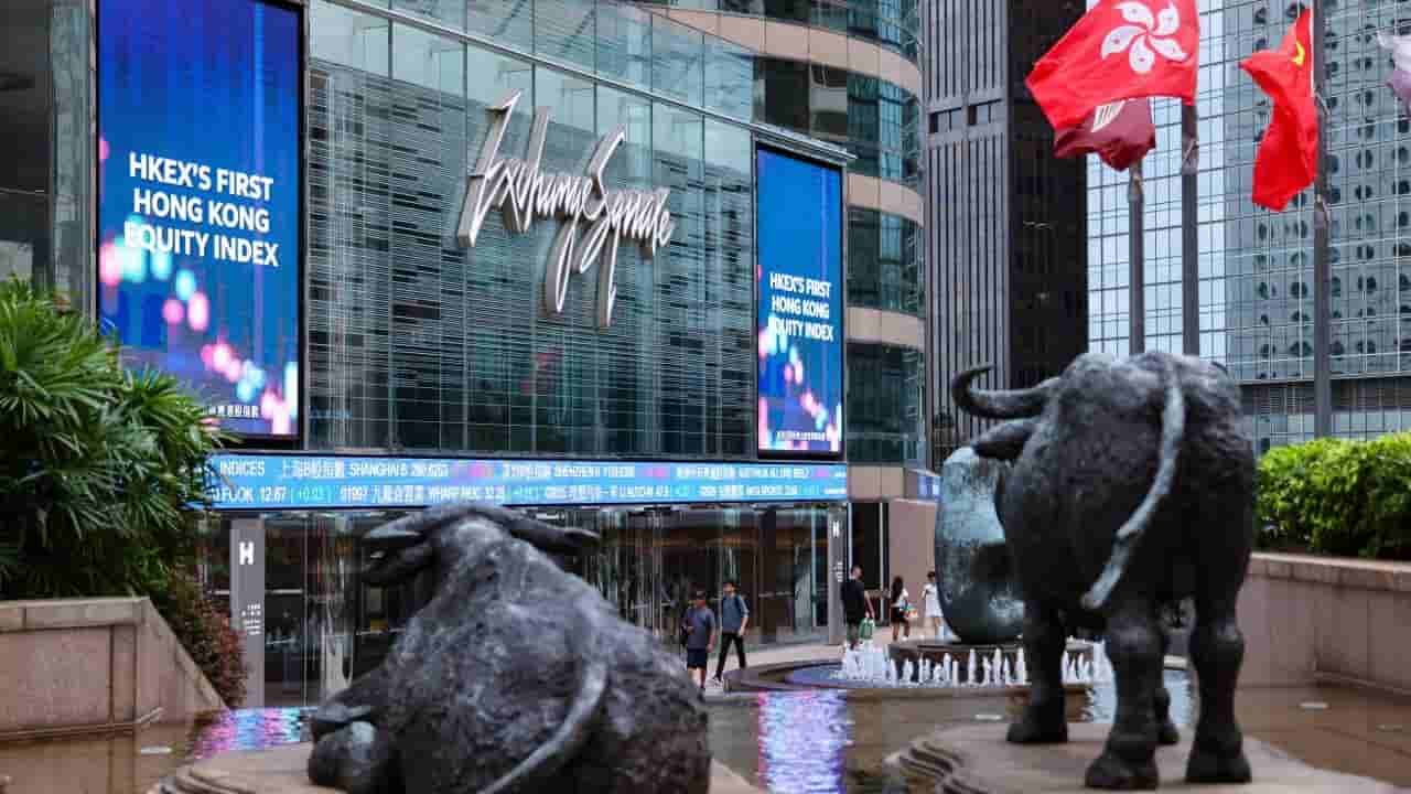 Hong Kong Exchanges explores merging GEM with main board