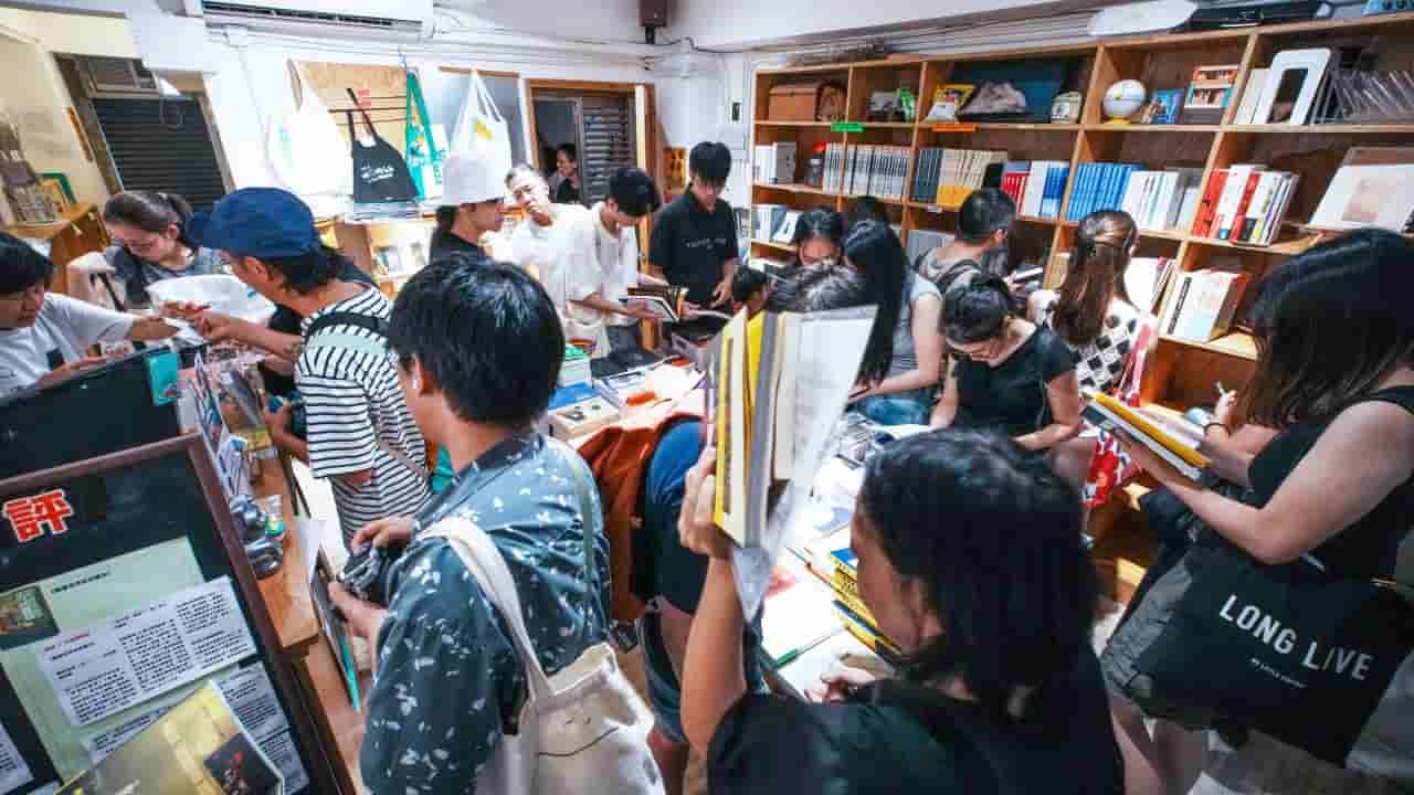 Hong Kong bookstore closes after raid amid sedition arrests