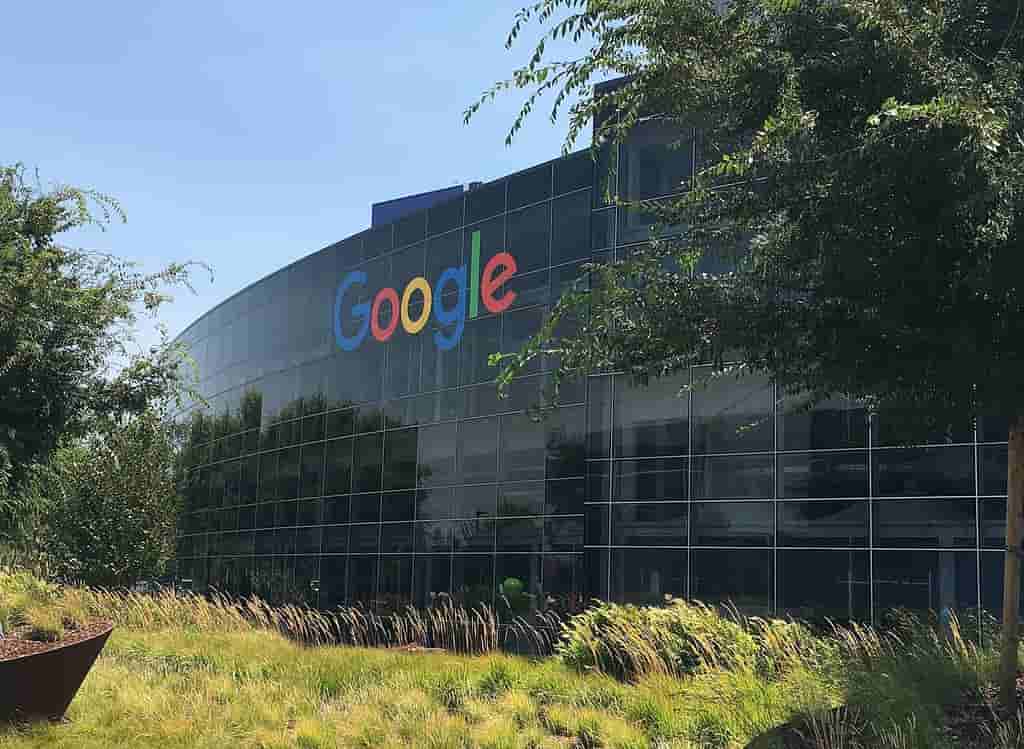 Google's AI Integration Sparks Concerns Over Internet Access
